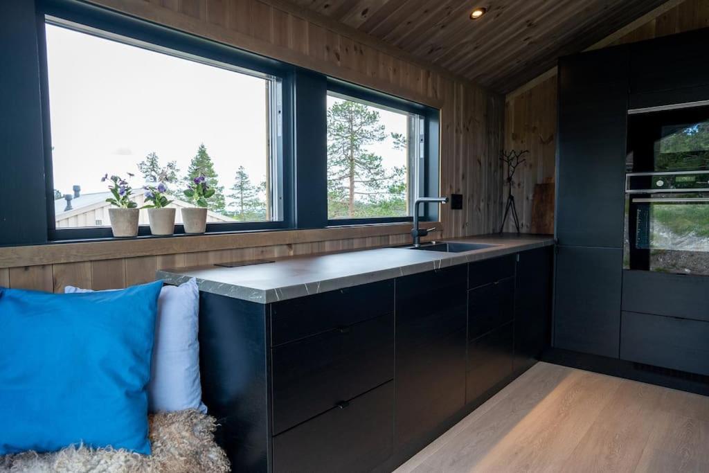 New, Modern, Cosy Hut Close To Norefjell & *